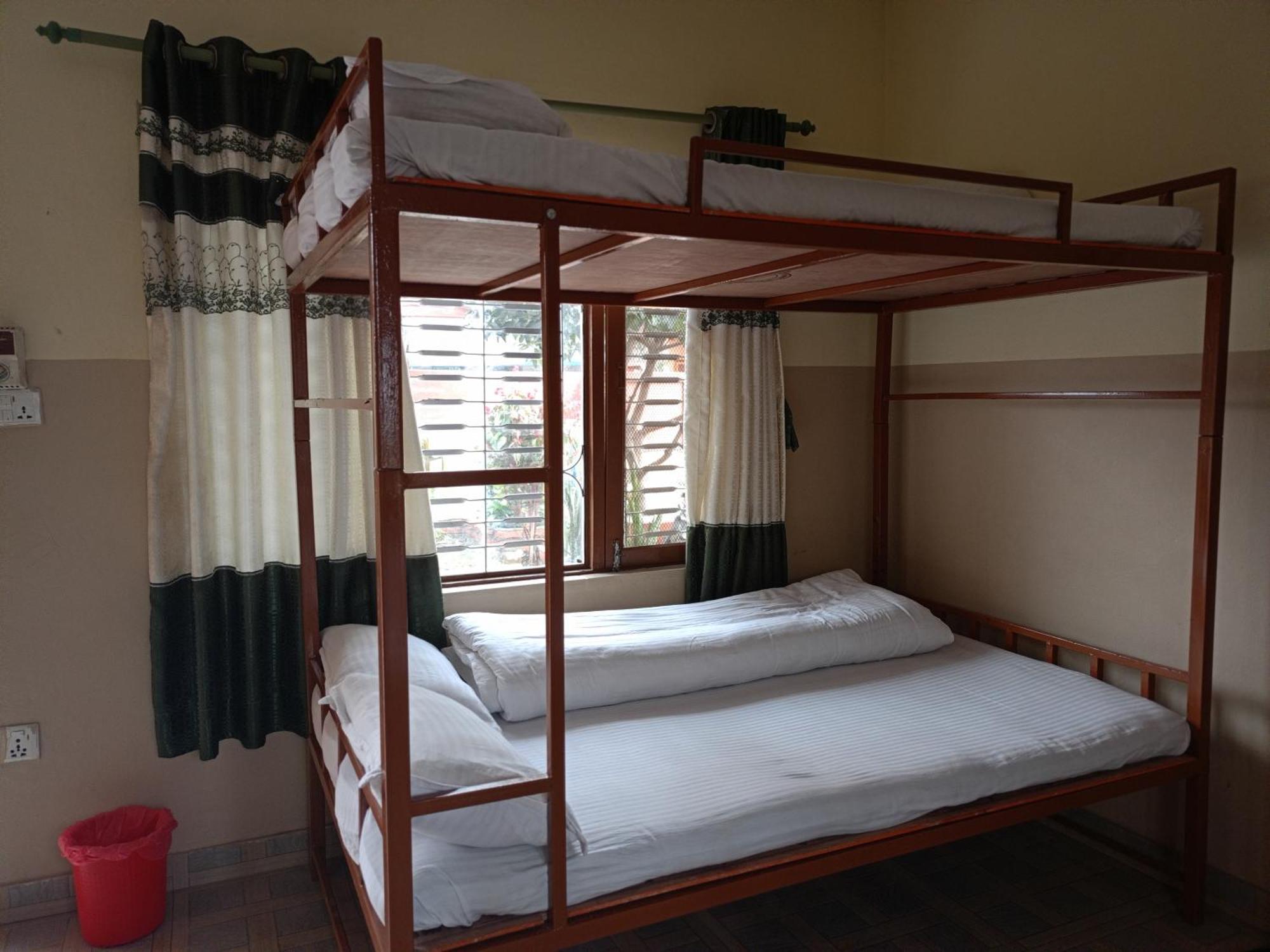 Pokhara Metro Eco Hotel Bilik gambar